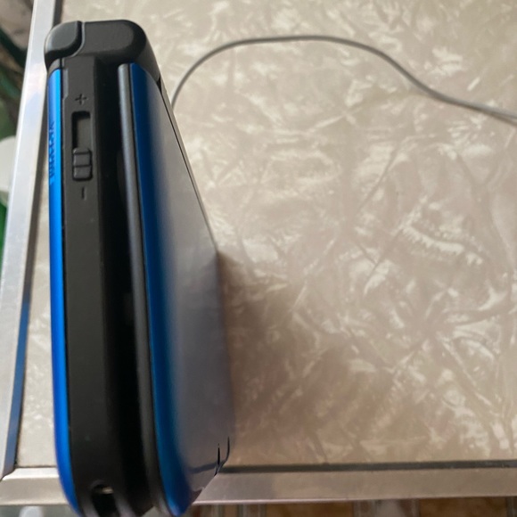 Nintendo 3DS XL - Picture 4 of 6